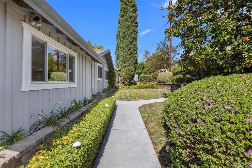 441 Condado Way Escondido, CA 92025 - Photo 5 of 49