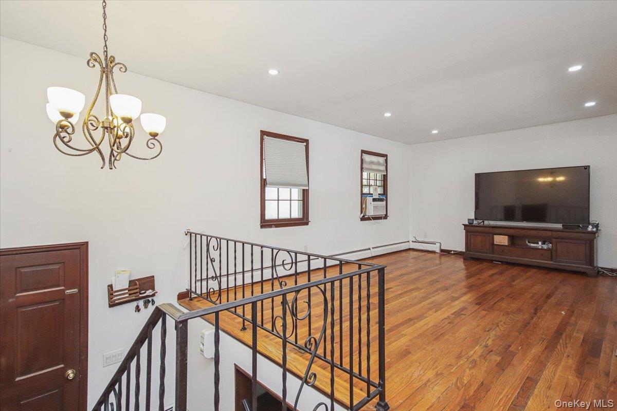322 Lakeview Street Mahopac, NY 10541 - Photo 4 of 43 Entry