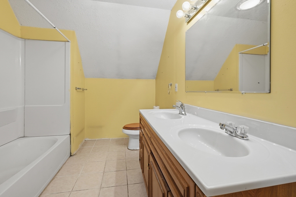 53 Water Street Gardner, MA 01440 - Photo 20 of 31