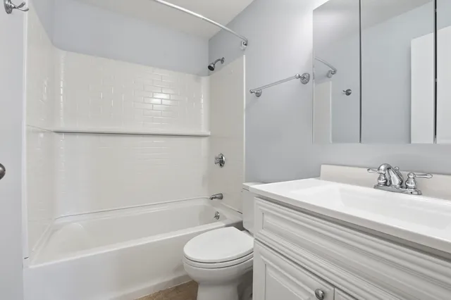 $260,000 | 15 Silvestri Circle, Unit 9, Derry, NH 03038