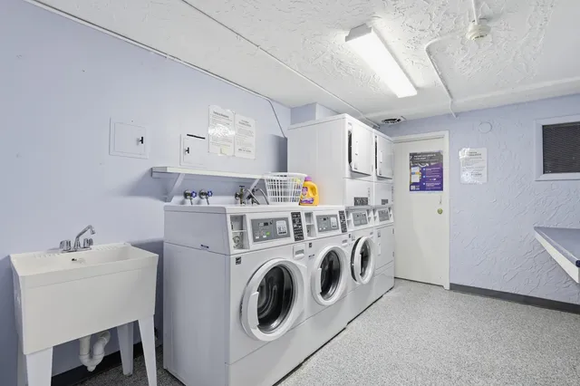 $260,000 | 15 Silvestri Circle, Unit 9, Derry, NH 03038