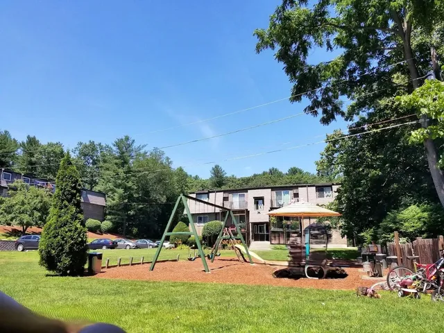 $260,000 | 15 Silvestri Circle, Unit 9, Derry, NH 03038