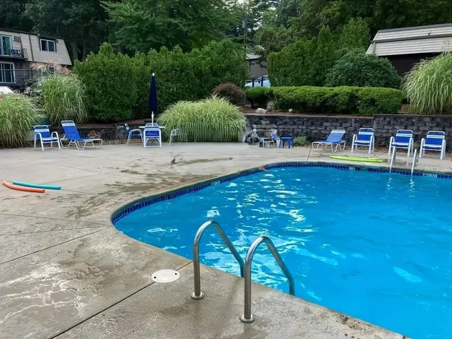 $260,000 | 15 Silvestri Circle, Unit 9, Derry, NH 03038