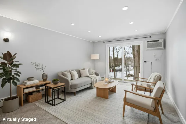 $260,000 | 15 Silvestri Circle, Unit 9, Derry, NH 03038