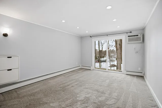 $260,000 | 15 Silvestri Circle, Unit 9, Derry, NH 03038