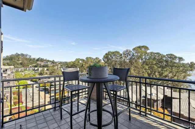 $2,495,000 | 30 De Silva Island Drive, Mill Valley, CA 94941