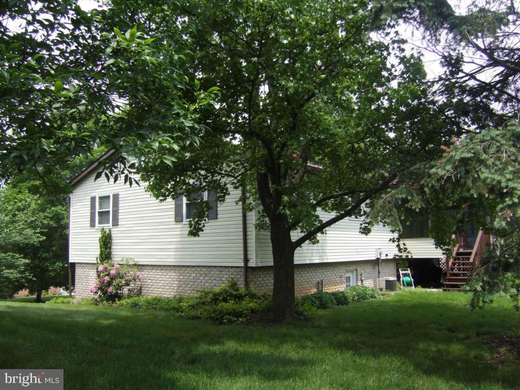 2640 Pinewood Road Lancaster, PA 17601 - Photo 2 of 13