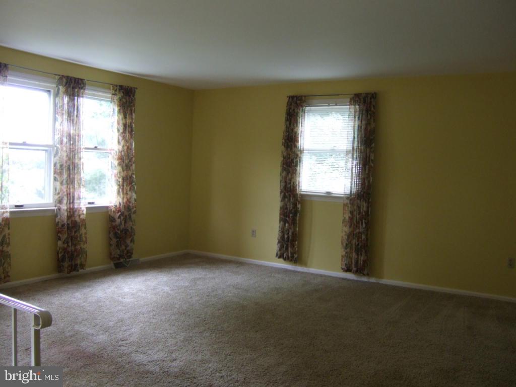 2640 Pinewood Road Lancaster, PA 17601 - Photo 4 of 13