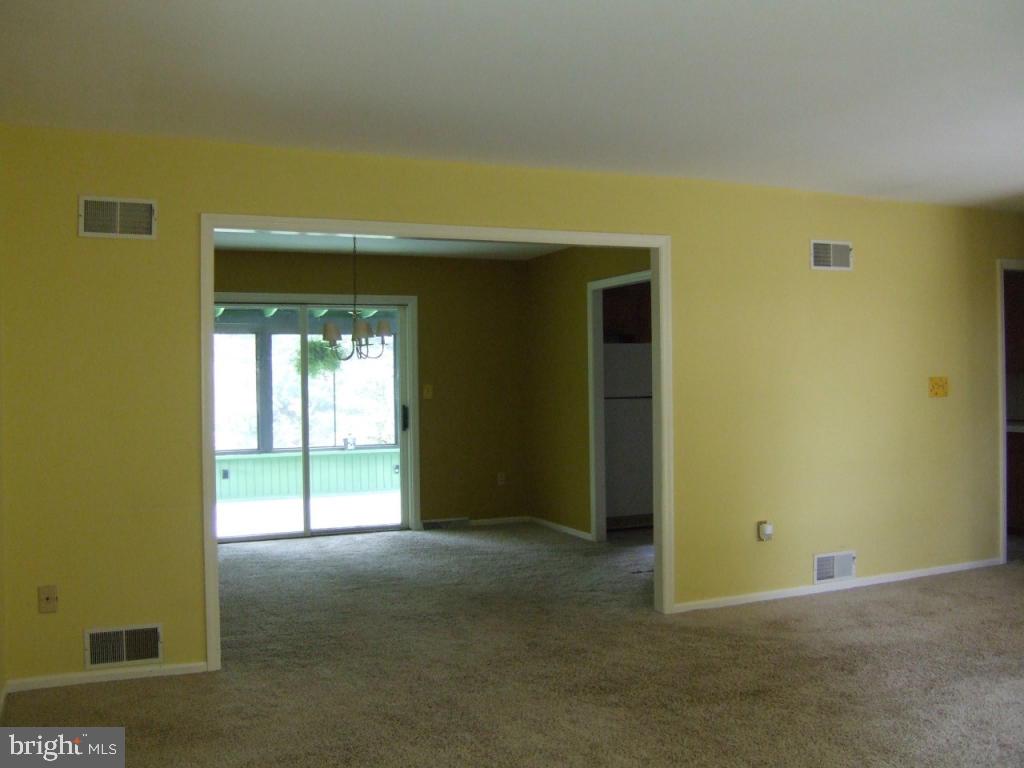 2640 Pinewood Road Lancaster, PA 17601 - Photo 6 of 13
