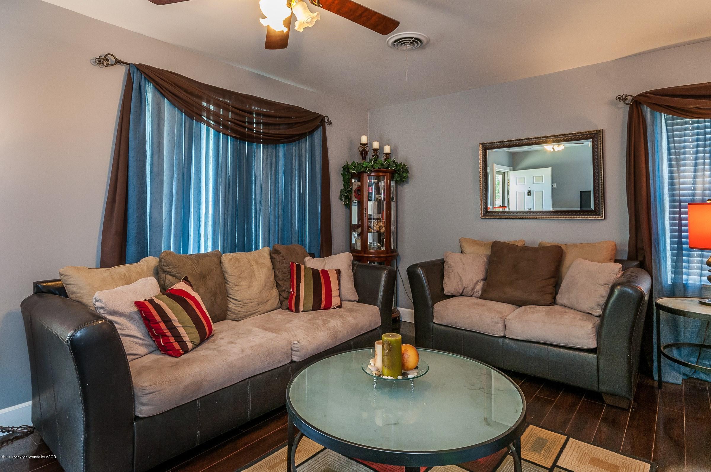 3619 South Ong Street Amarillo, TX 79110 - Photo 6 of 11 003_Living Room 2