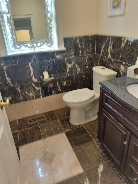 1 Chestnut Street Dover, MA 02030 - Photo 13 of 16