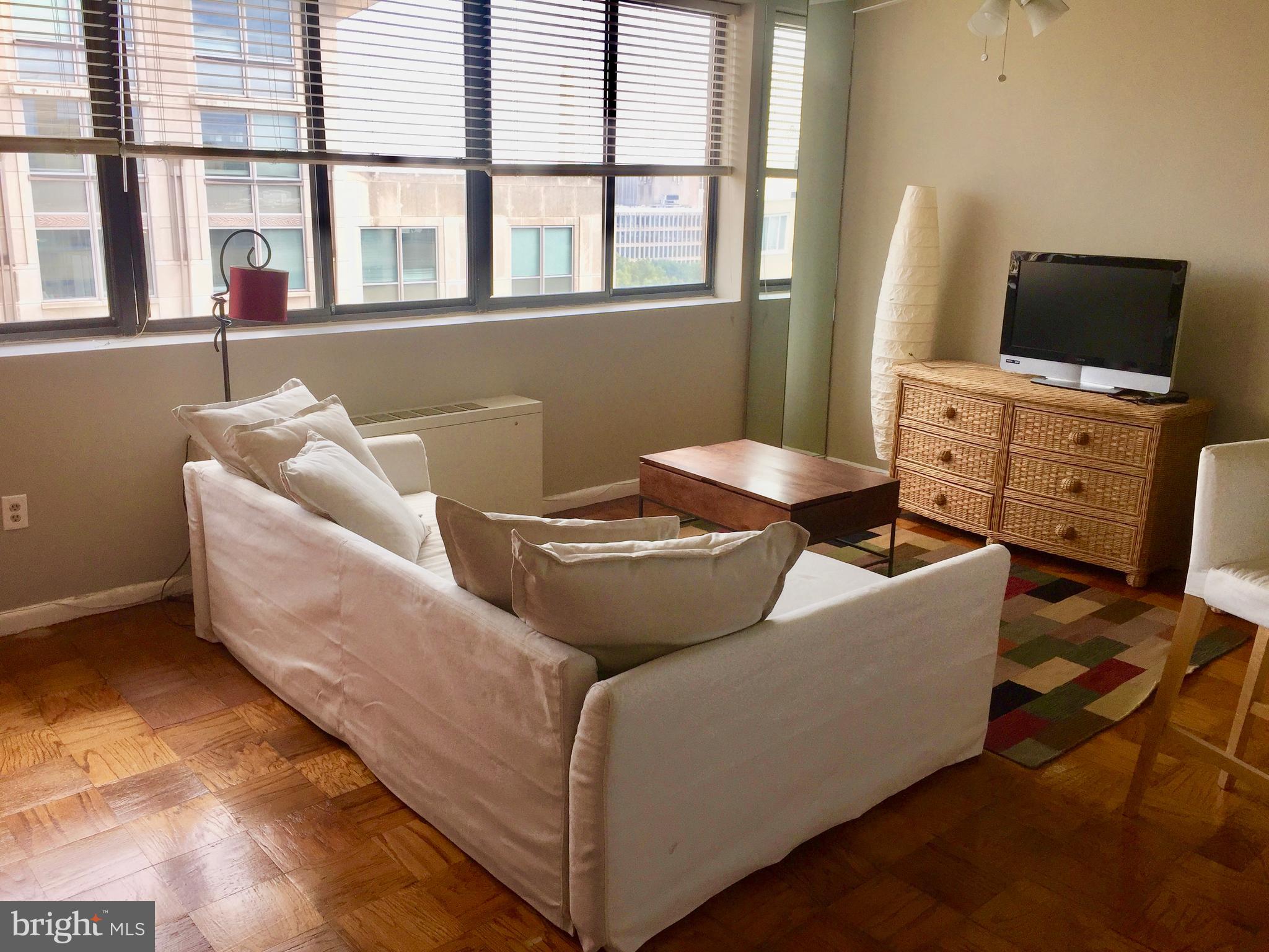 522 21st Street Northwest, Unit 1003 Washington, DC 20006 - Photo 2 of 10 LR