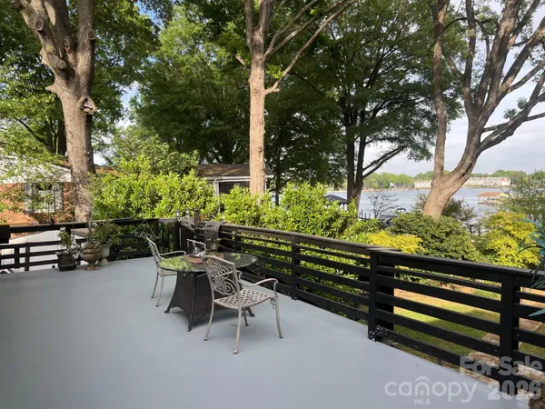 $1,395,000 | 21510 Norman Shores Drive, Cornelius, NC 28031