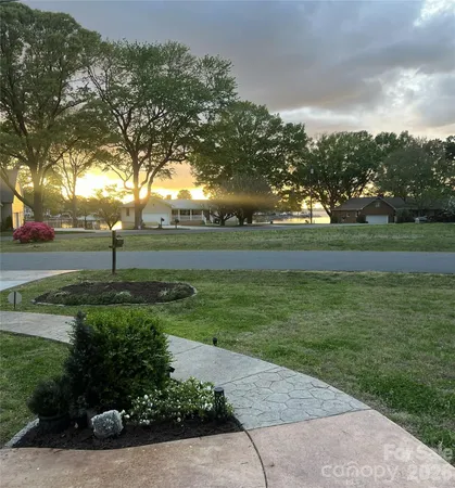 $1,395,000 | 21510 Norman Shores Drive, Cornelius, NC 28031