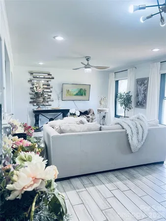 $1,395,000 | 21510 Norman Shores Drive, Cornelius, NC 28031