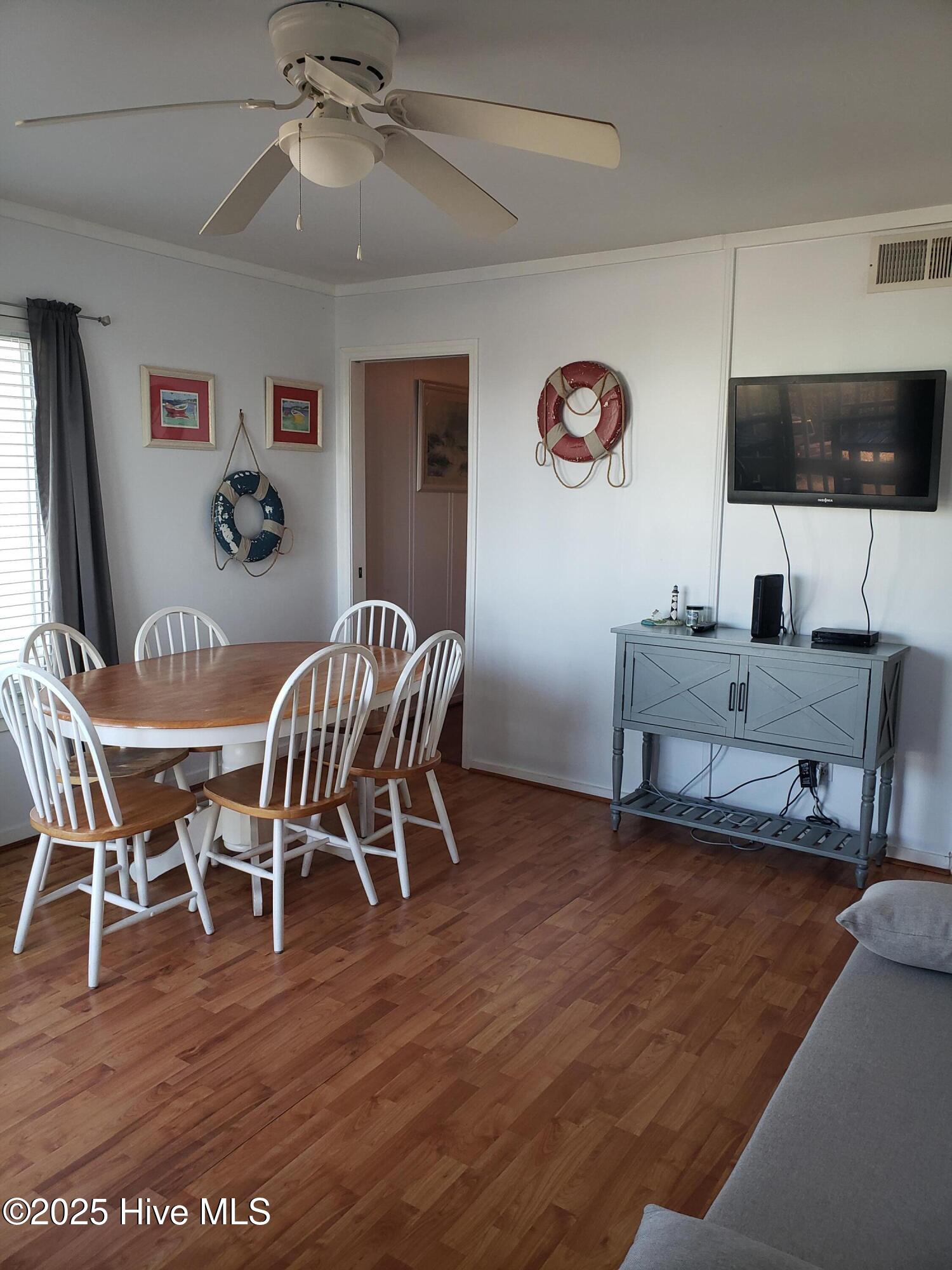 1904 East Fort Macon Road, Unit 236 Atlantic Beach, NC 28512 - Photo 10 of 32 Living Area