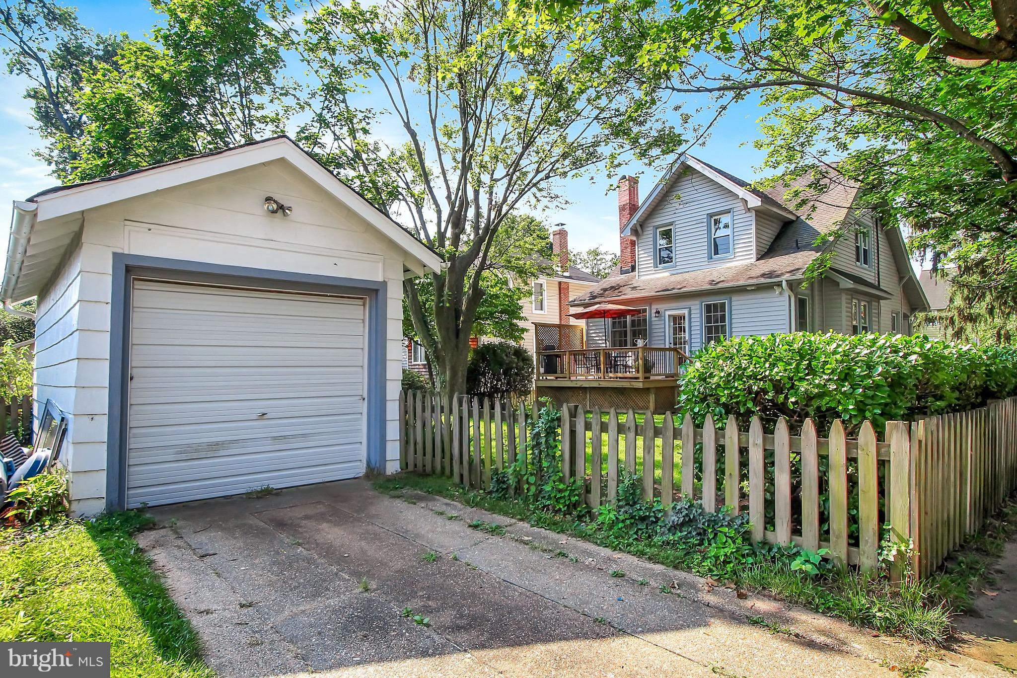 600 Murdock Road Baltimore, MD 21212 - Photo 25 of 30 a front view of a house with a garden