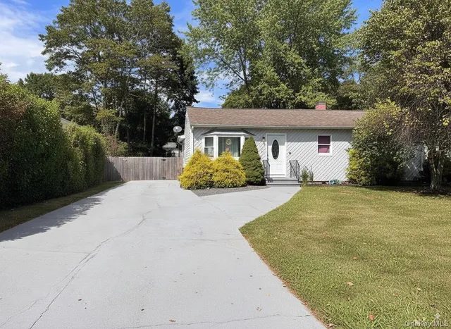 $515,000 | 109 Merrill Street, Brentwood, NY 11717