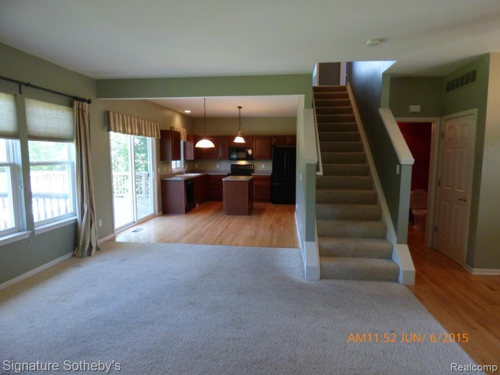 484 Otter Run Road Holly, MI 48442 - Photo 3 of 21 P1000233.jpg