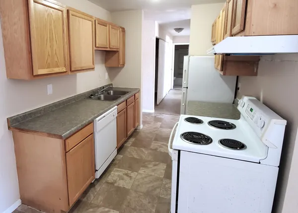 $750 | 808 Evergreen Avenue, Unit 207, Olivia, MN 56277