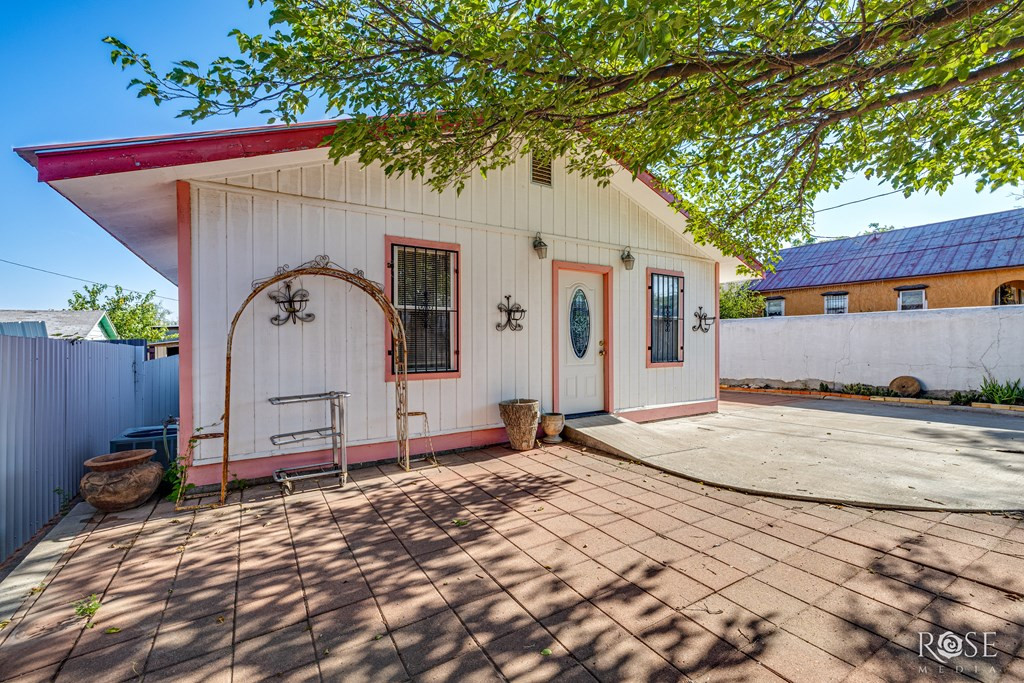 1906 Santa Rosa Street Ozona, TX 76943 - Photo 5 of 27 Photo 5