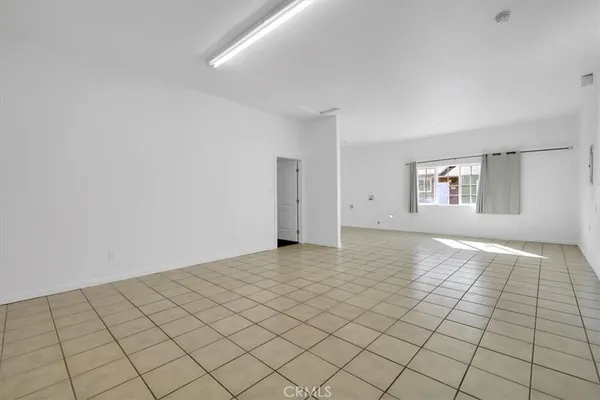 an empty room with a empty space