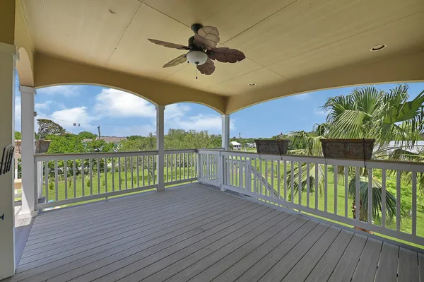 $599,900 | 1004 8th Street, Dickinson, TX 77539