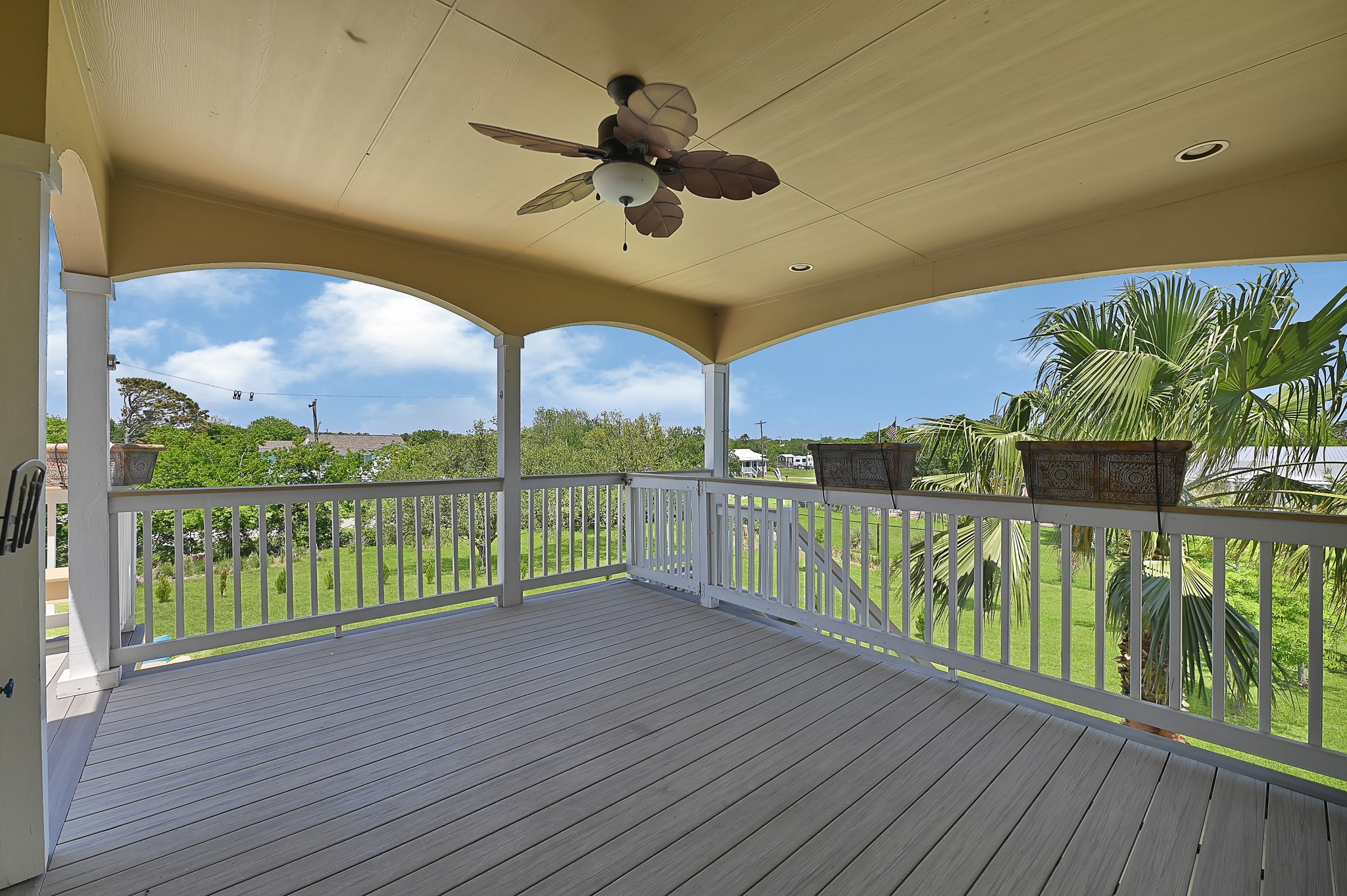 1004 8th Street Dickinson, TX 77539 - Photo 23 of 42 a view of a balcony with furniture
