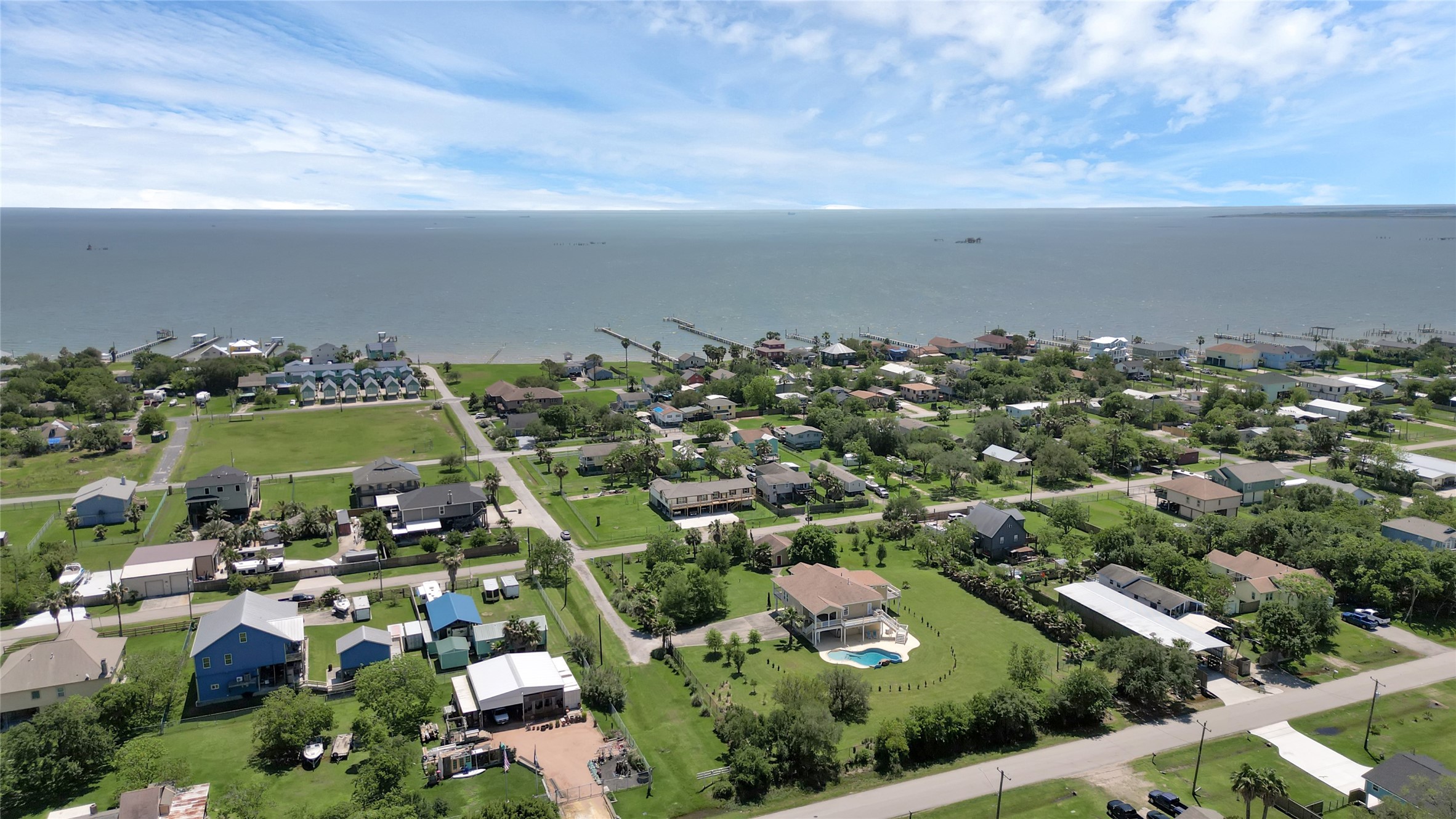1004 8th Street Dickinson, TX 77539 - Photo 41 of 42 an aerial view of multiple house