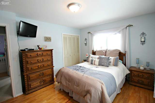 2332 Elms Road Swartz Creek, MI 48473 - Photo 12 of 22 21111118-11.JPG