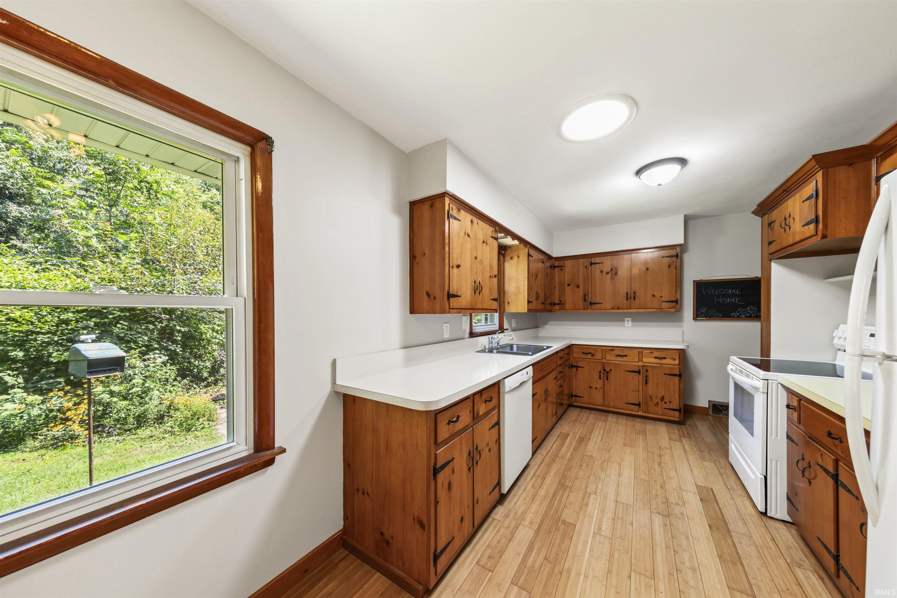 6100 Grand River Road Newburgh, IN 47630 - Photo 8 of 36 Gallery Image 8