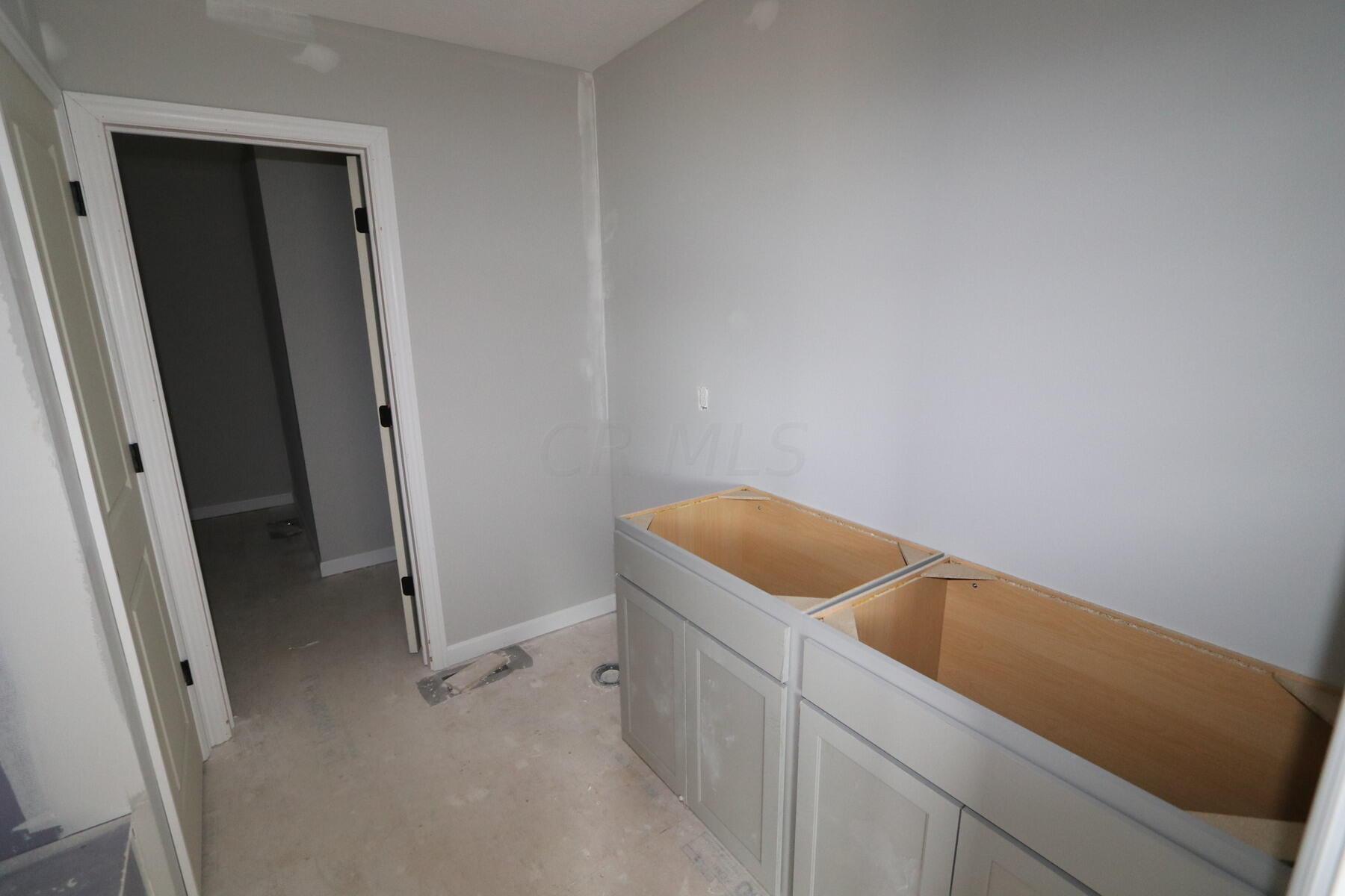 34 Erin Hls Road Commercial Point, OH 43116 - Photo 13 of 23 Owner's Bathroom