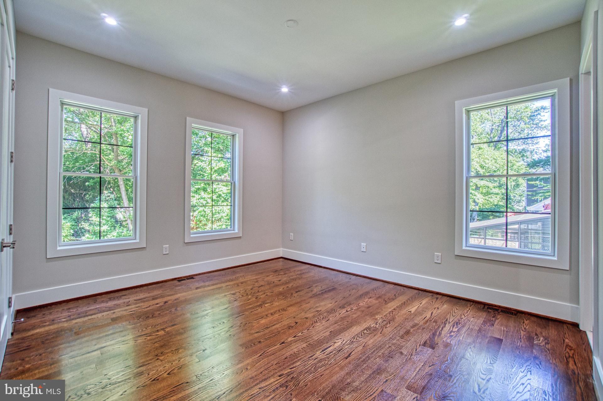 7419 Nigh Road Falls Church, VA 22043 - Photo 26 of 50 Main Level Bedroom with private full bath