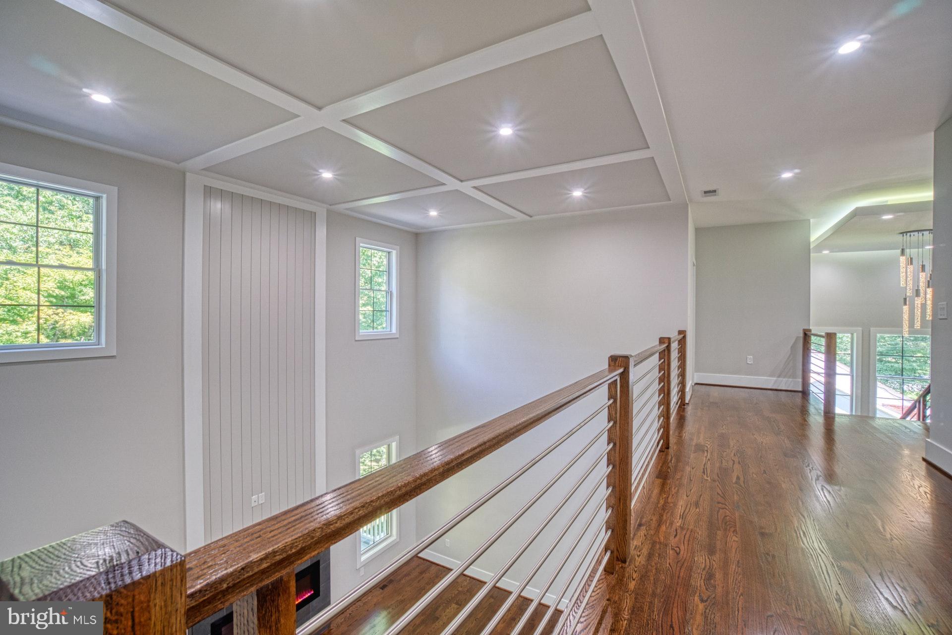 7419 Nigh Road Falls Church, VA 22043 - Photo 28 of 50 Upper-Level Hallway