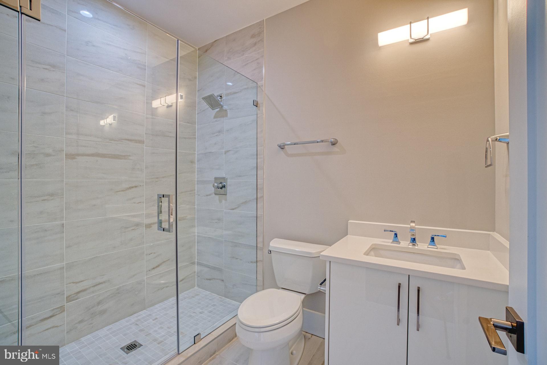 7419 Nigh Road Falls Church, VA 22043 - Photo 37 of 50 Bedroom 3 Ensuite full bath