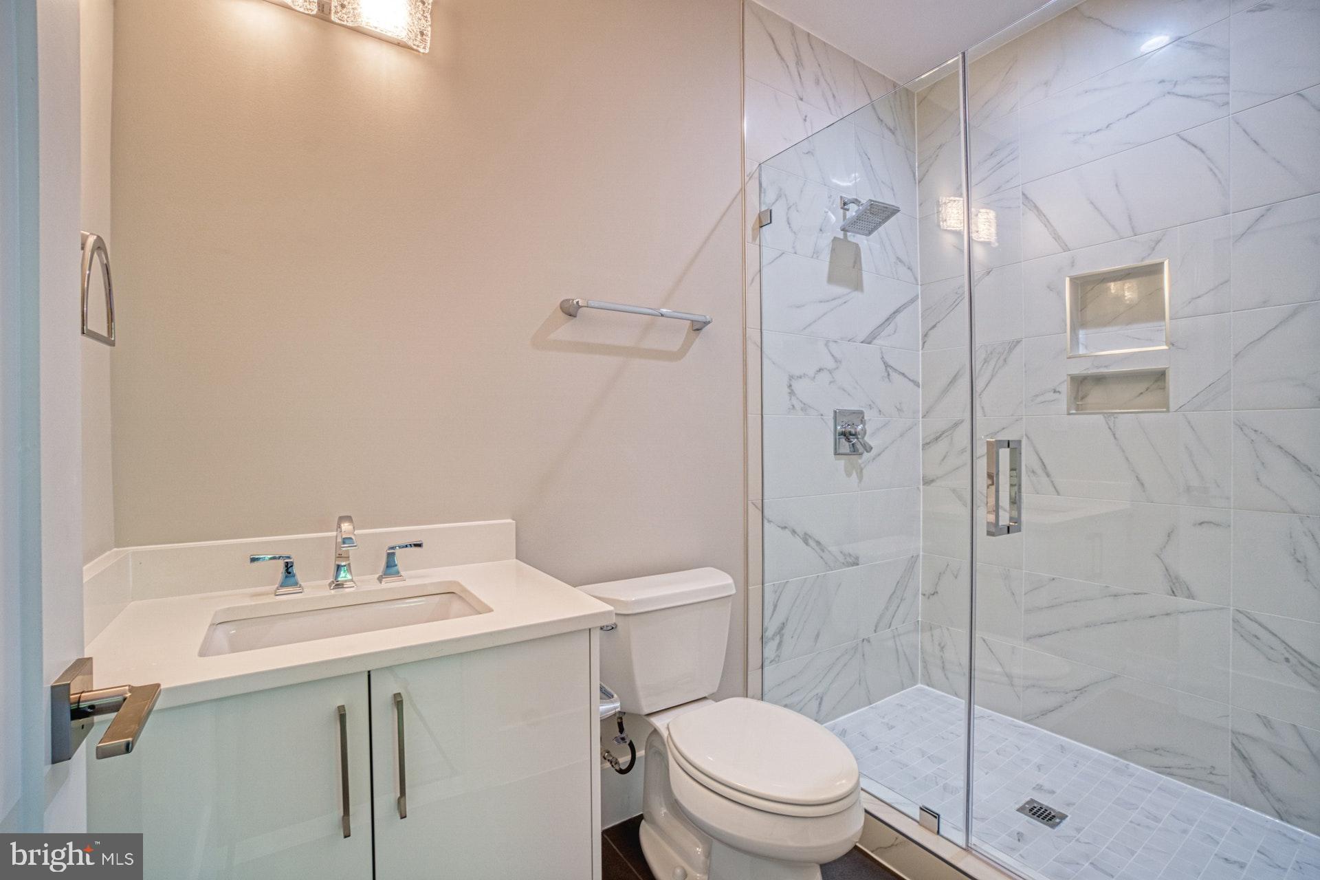 7419 Nigh Road Falls Church, VA 22043 - Photo 39 of 50 4th bedroom Ensuite full bath
