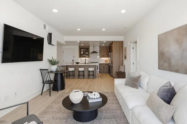 $1,349,000 | 1107 Catania Court, Unit 203, Encinitas, CA 92024