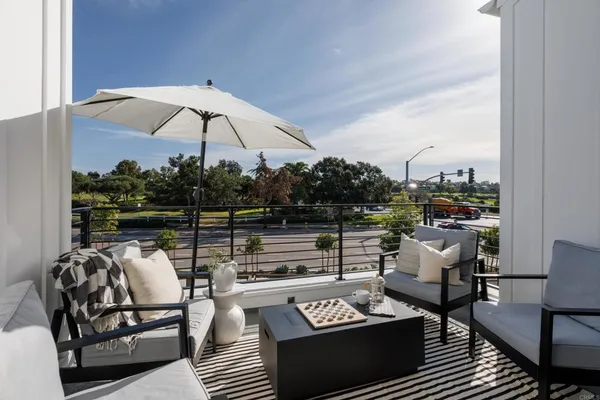 $1,349,000 | 1107 Catania Court, Unit 203, Encinitas, CA 92024