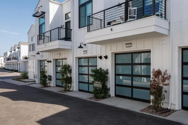 $1,349,000 | 1107 Catania Court, Unit 203, Encinitas, CA 92024