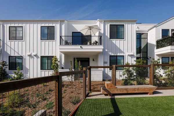 $1,349,000 | 1107 Catania Court, Unit 203, Encinitas, CA 92024