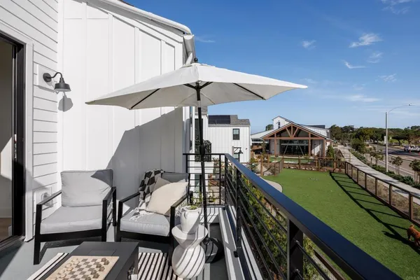 $1,349,000 | 1107 Catania Court, Unit 203, Encinitas, CA 92024