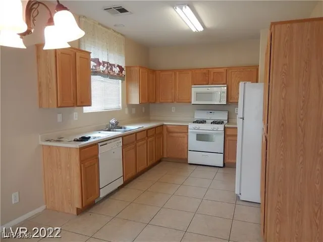 $1,800 | 10196 Village Breeze Place, Las Vegas, NV 89183
