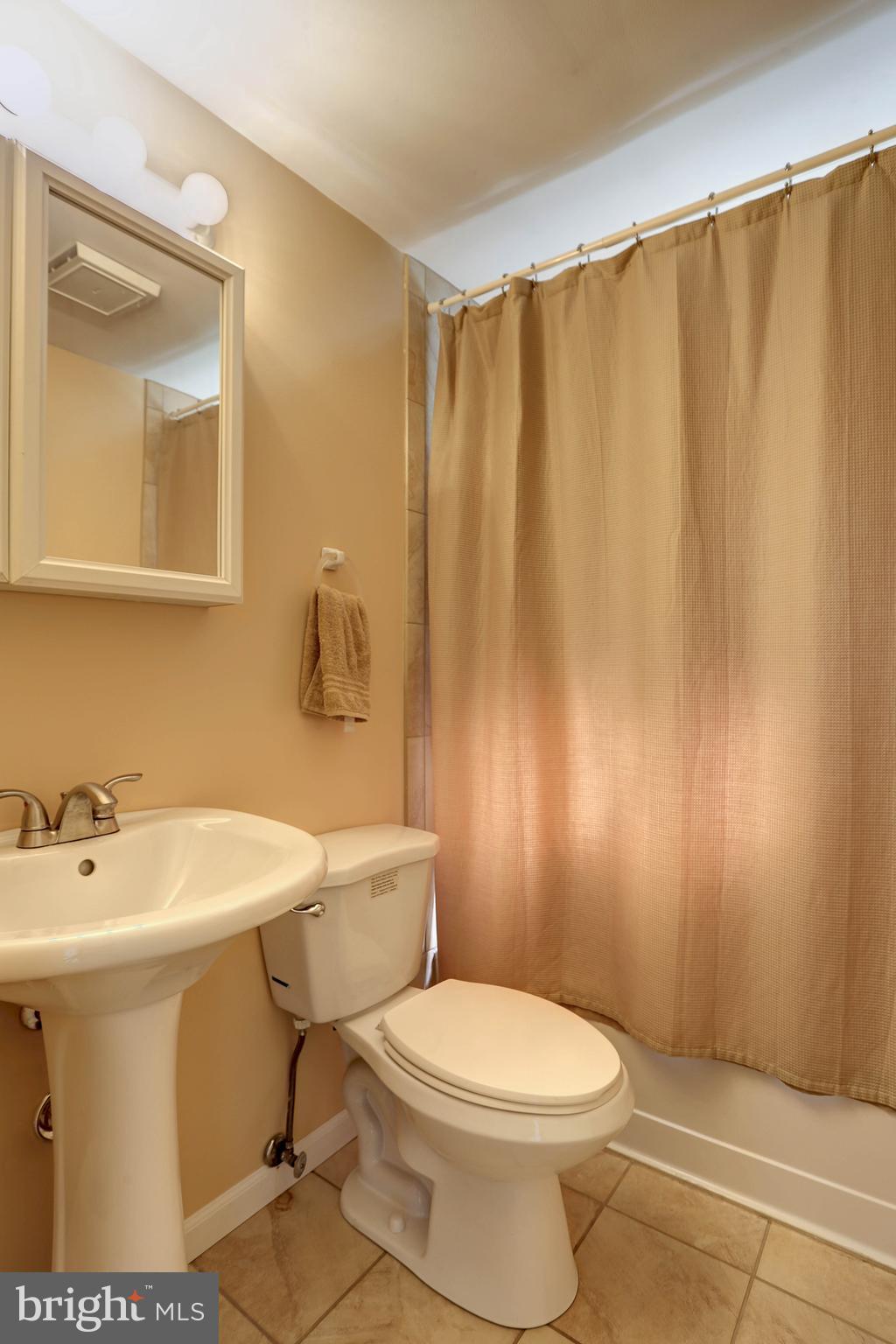 2428 Zion Road Halethorpe, MD 21227 - Photo 26 of 35 Bathroom 2