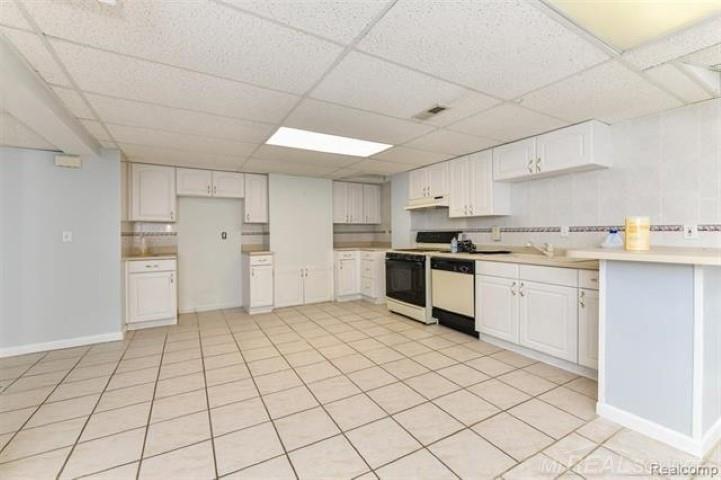 46564 Mornington Road Canton, MI 48188 - Photo 32 of 35