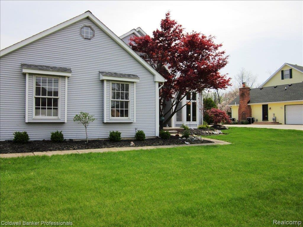 18105 Meridian Road Grosse Ile, MI 48138 - Photo 16 of 16 Side