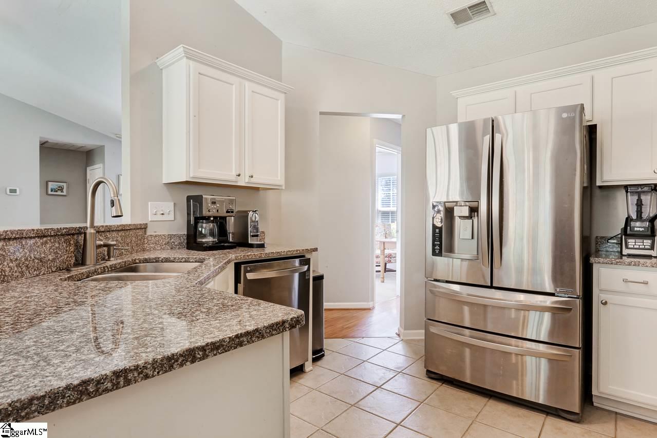 698 Timber Walk Drive Simpsonville, SC 29681 - Photo 11 of 32 Gallery Image 11