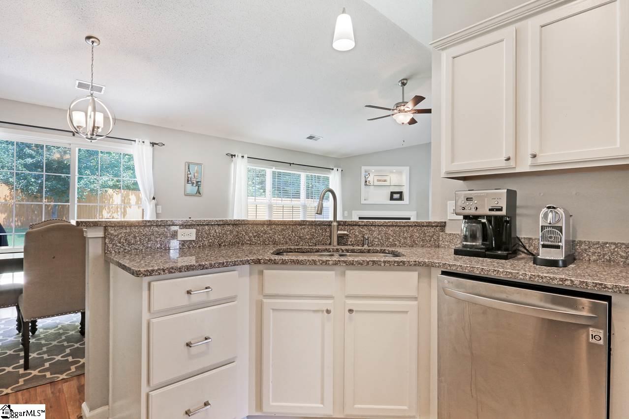 698 Timber Walk Drive Simpsonville, SC 29681 - Photo 12 of 32 Gallery Image 12