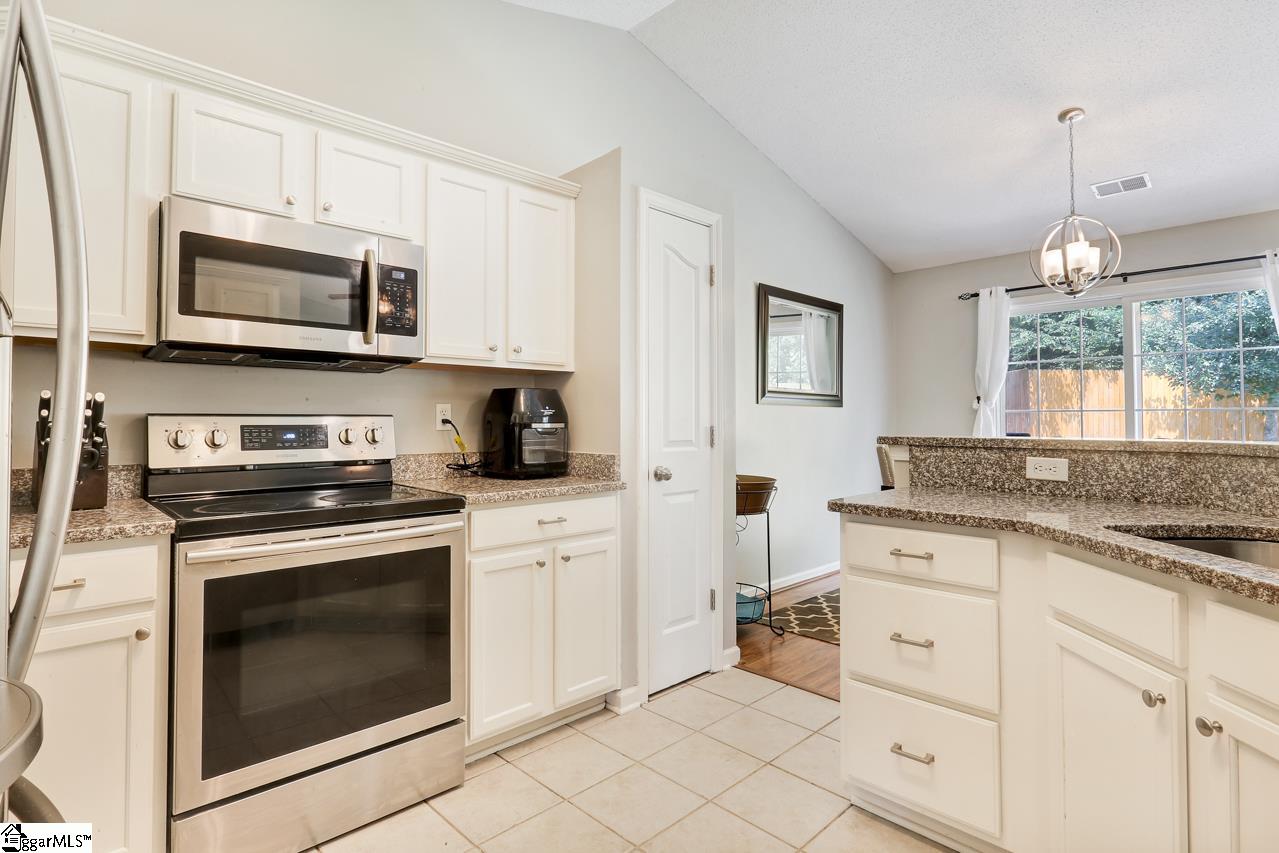 698 Timber Walk Drive Simpsonville, SC 29681 - Photo 13 of 32 Gallery Image 13