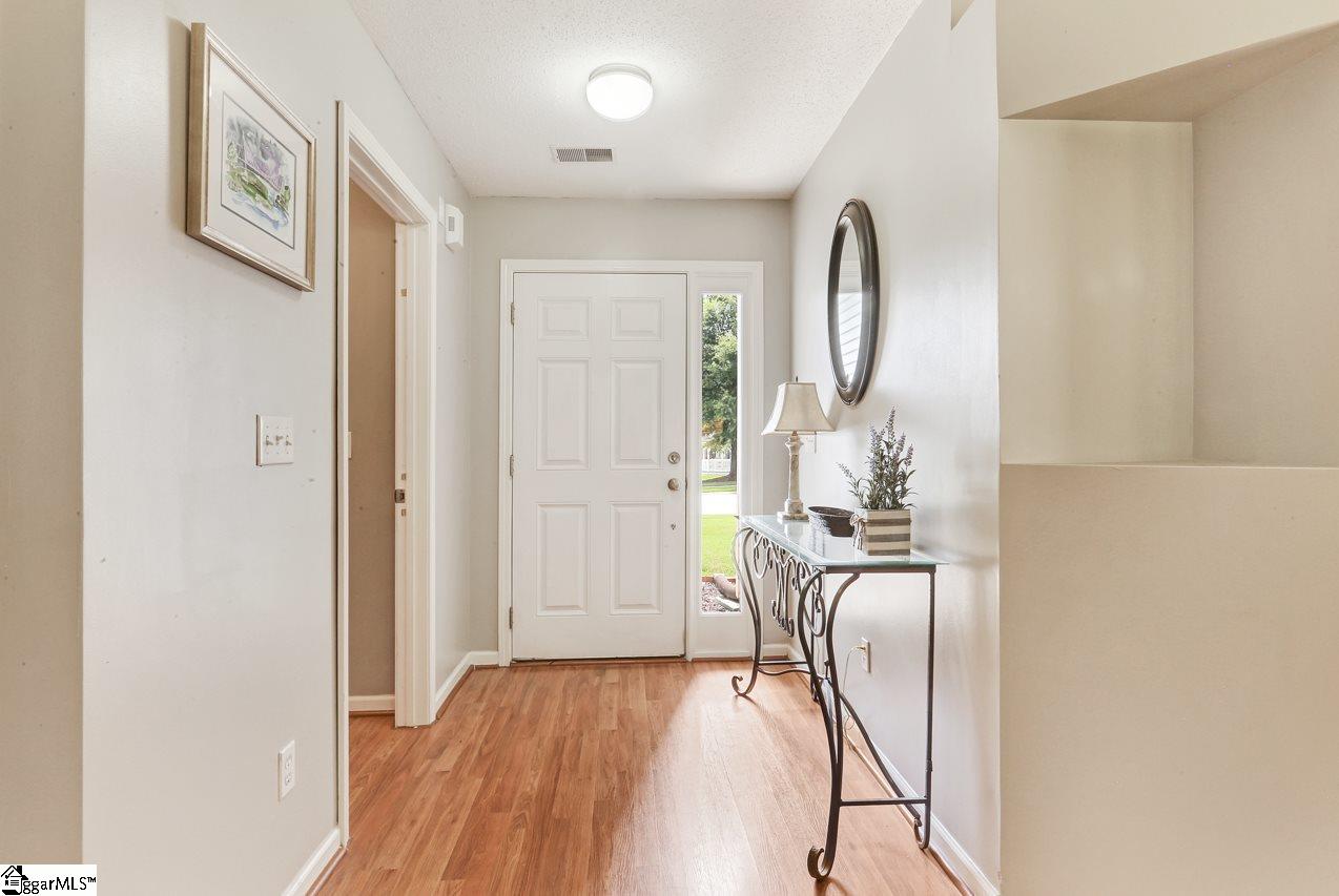 698 Timber Walk Drive Simpsonville, SC 29681 - Photo 5 of 32 Gallery Image 5