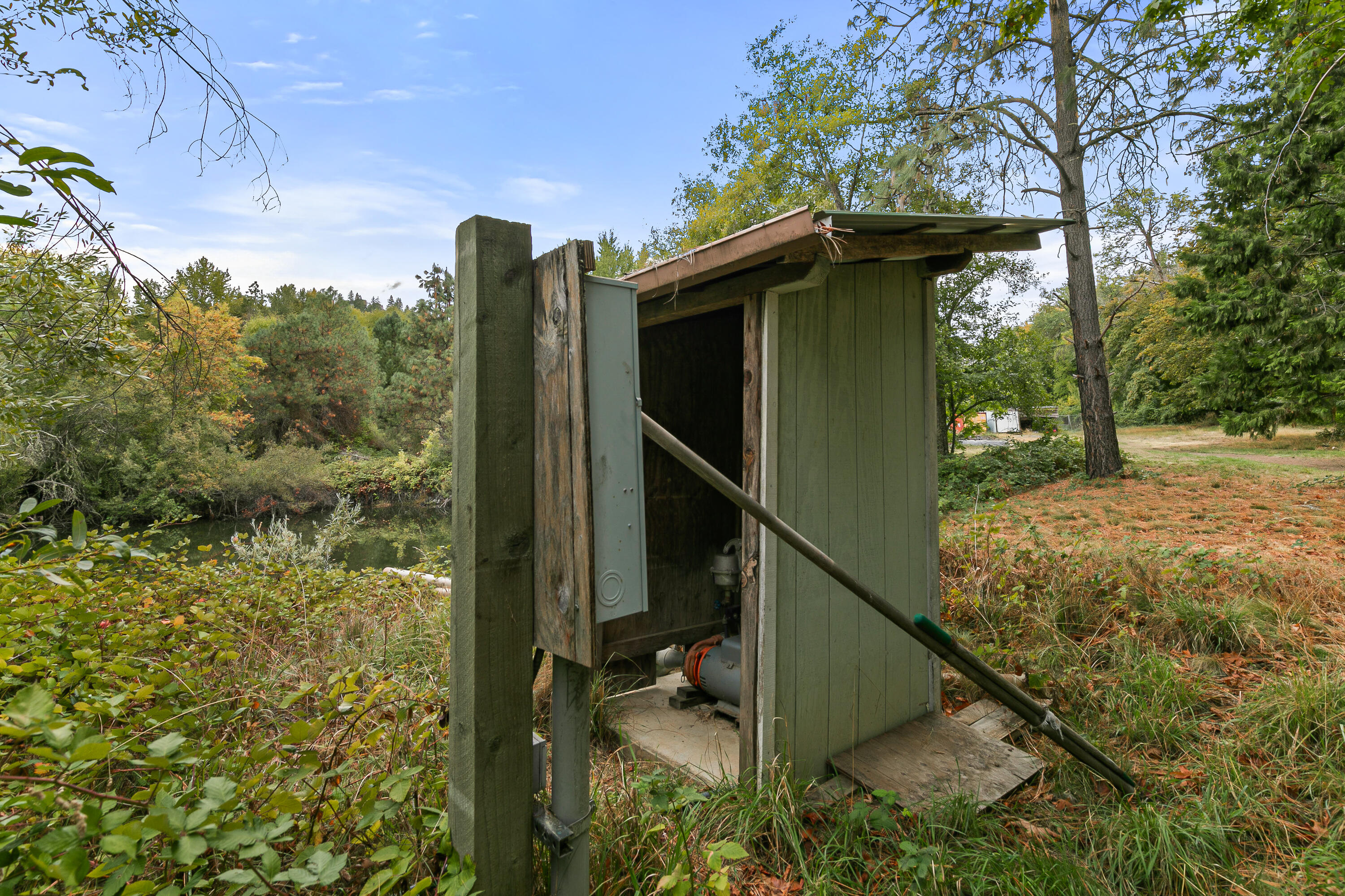 1225 Messinger Road Williams, OR 97544 - Photo 52 of 67 irrigation pump from pond
